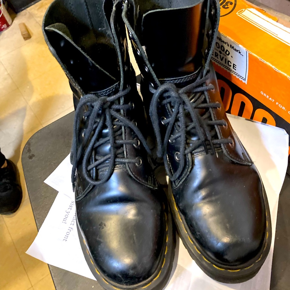 Dr Martens Airwair boots swole